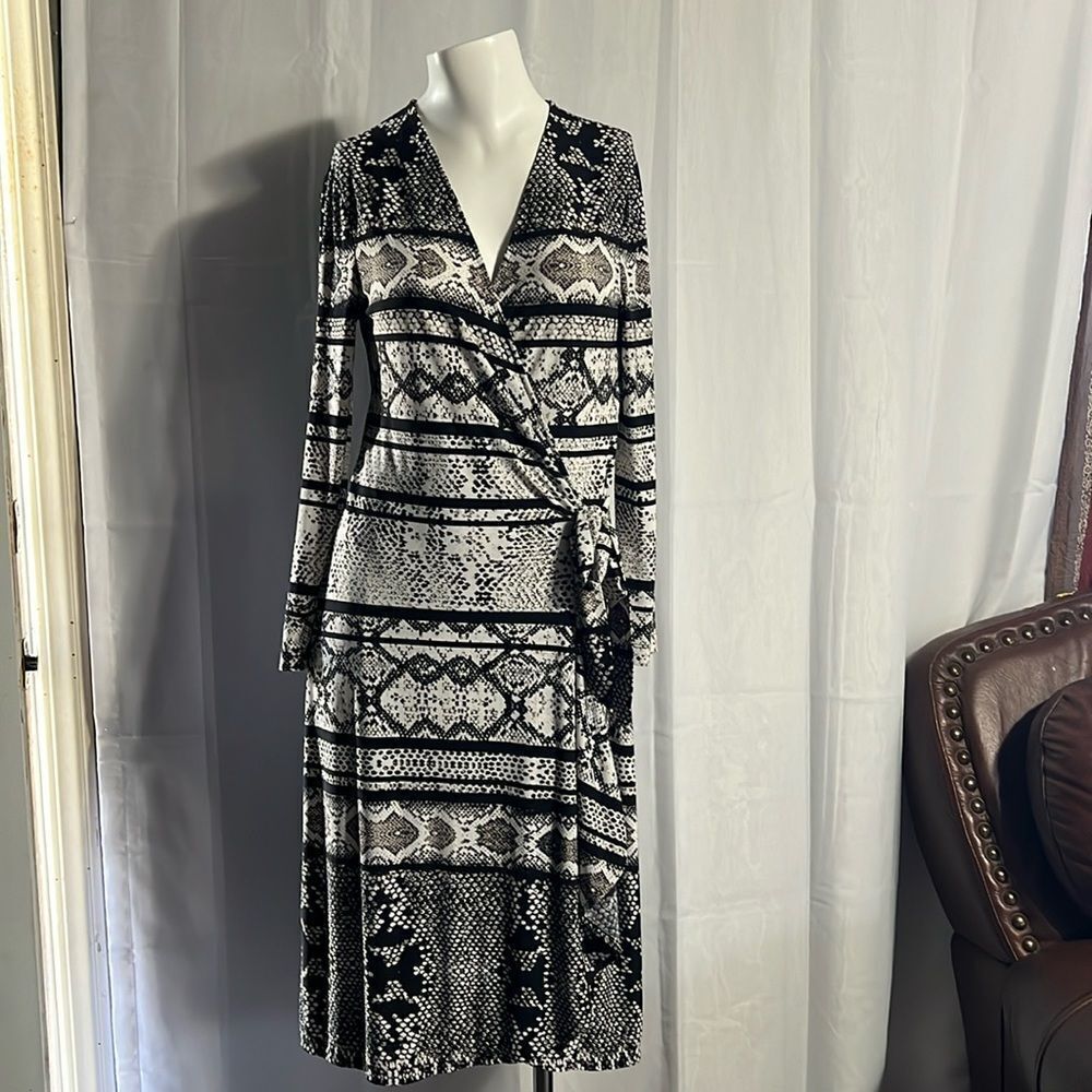 Bcbgmaxazria - Snake Adele Stretch Jersey Wrap .D… - image 3